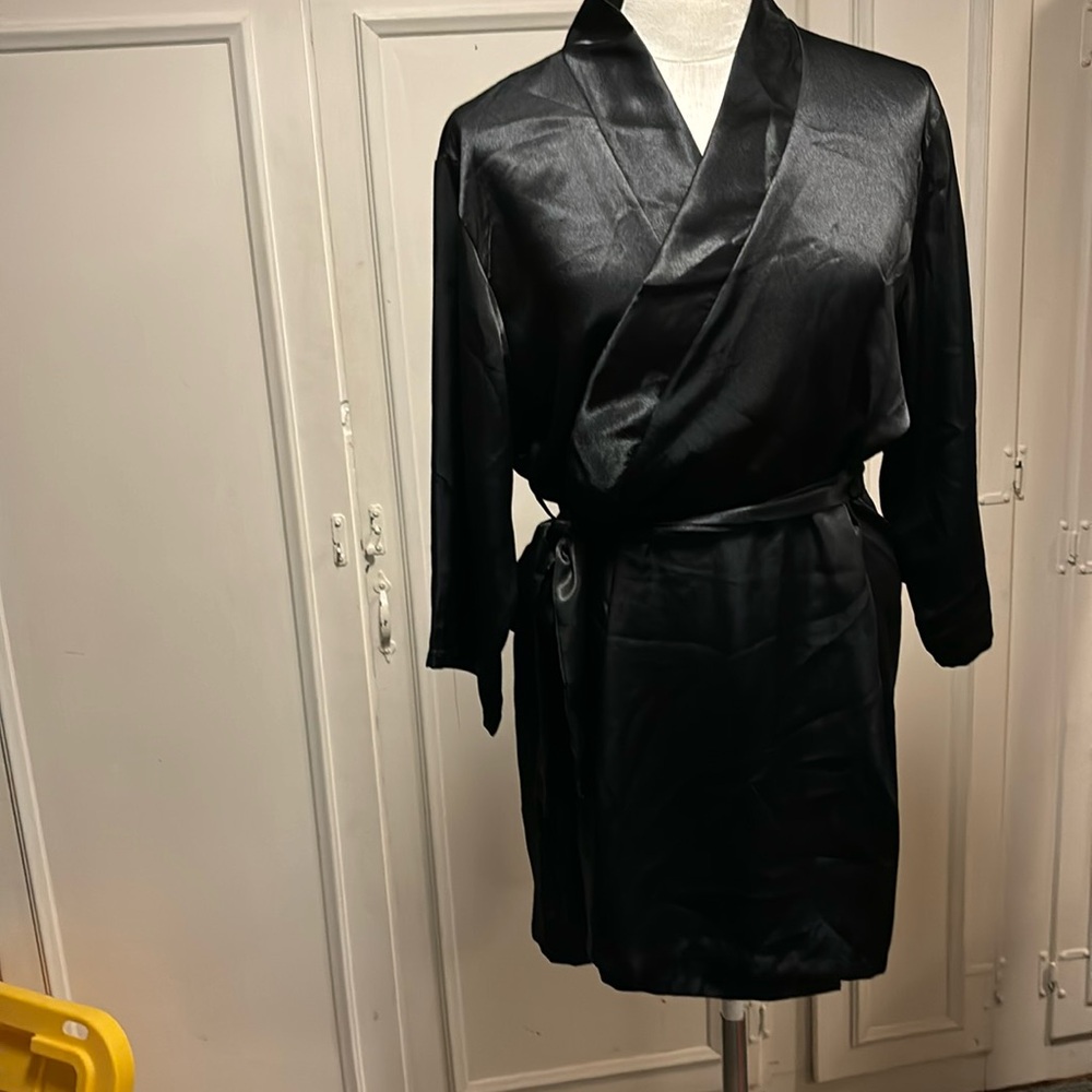 Bridesmaid L/XL Robe, Black, like new